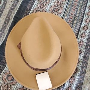 Broad Rim Hat